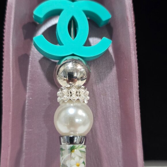 Pick-a-Pretty Pen w/Lux Fashion Inspired Bling Pens w/Ink Refill by PenGwensPosh - Picture 2 of 11